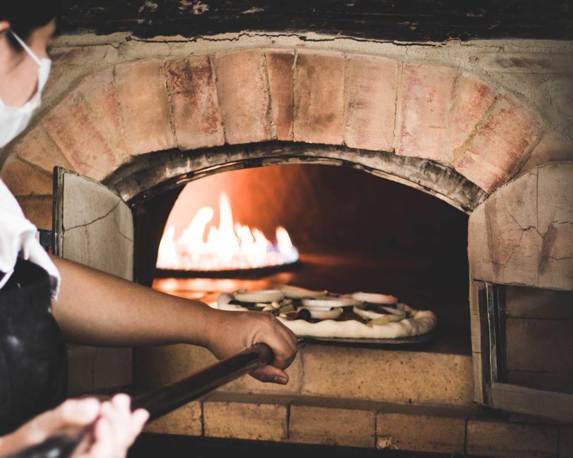 Valentinos Traditional Pizza Oven